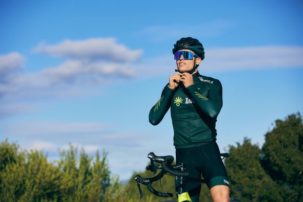 En selle pour la sécurité : l'importance cruciale du port du casque à vélo